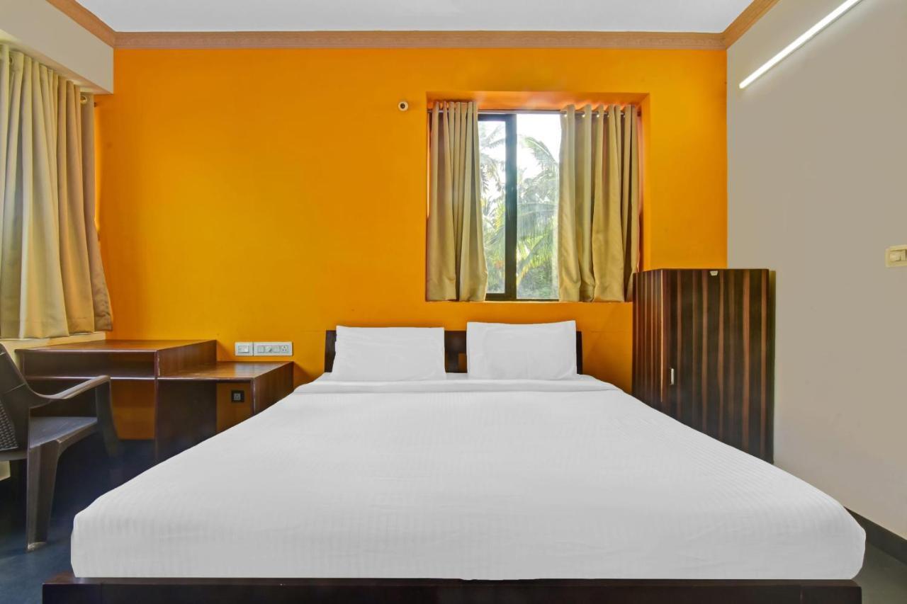 Capital O 85357 Hotel Sai Datta קלנגוטה מראה חיצוני תמונה